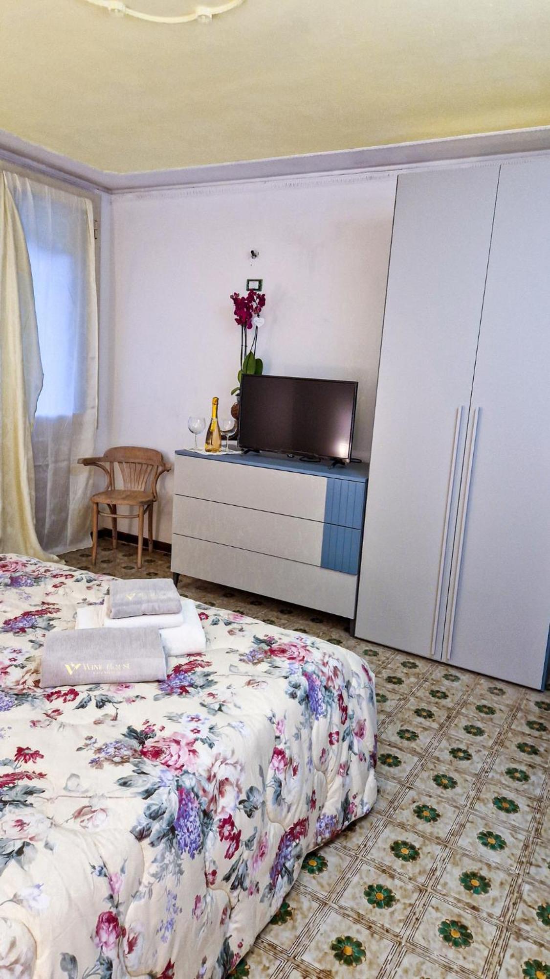 Bed and Breakfast Wine House à Capannori Extérieur photo